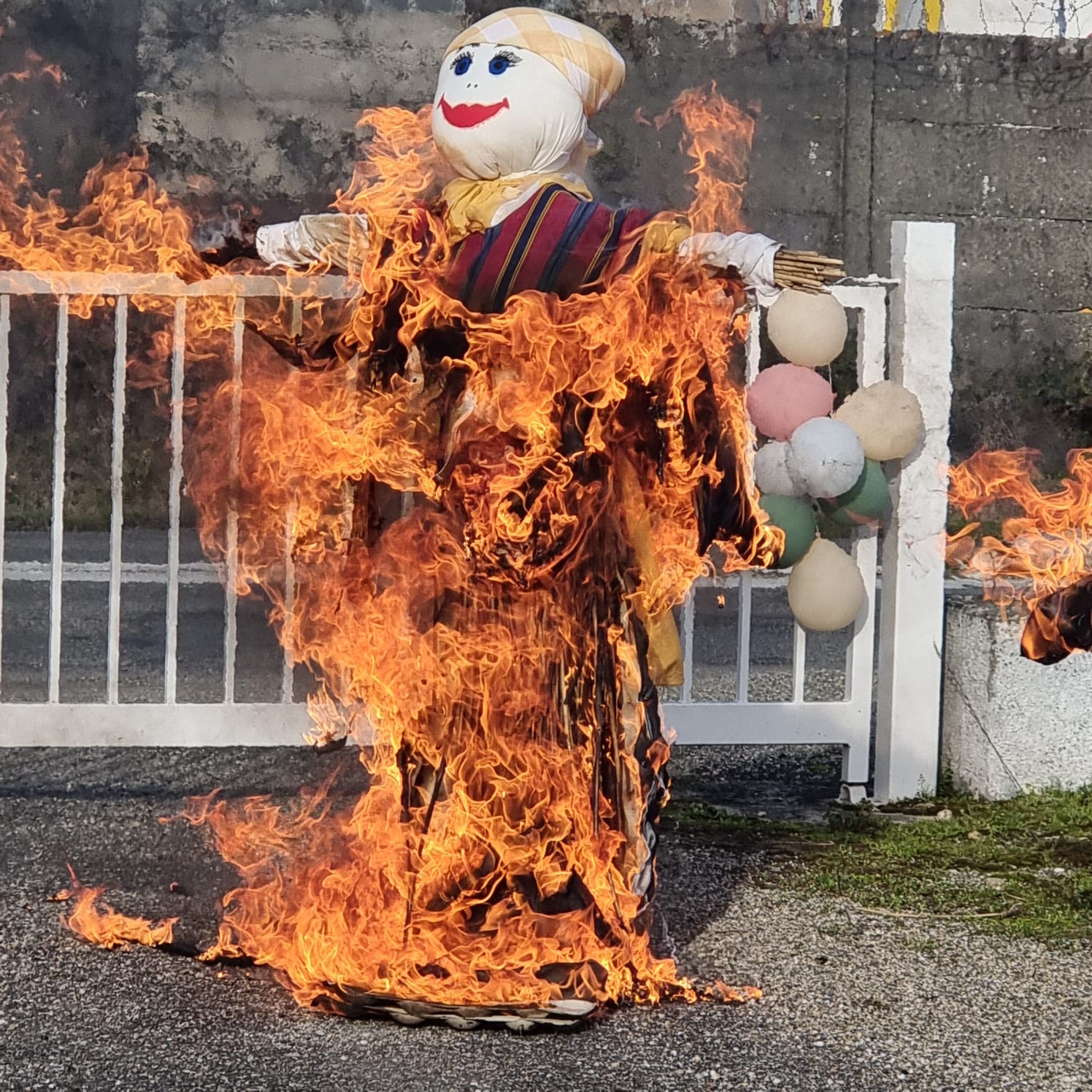 22 февраля в Монтобан Ассоциация «Пушкин» подарила городу яркий и понастоящему тёплый праздник Масленицы