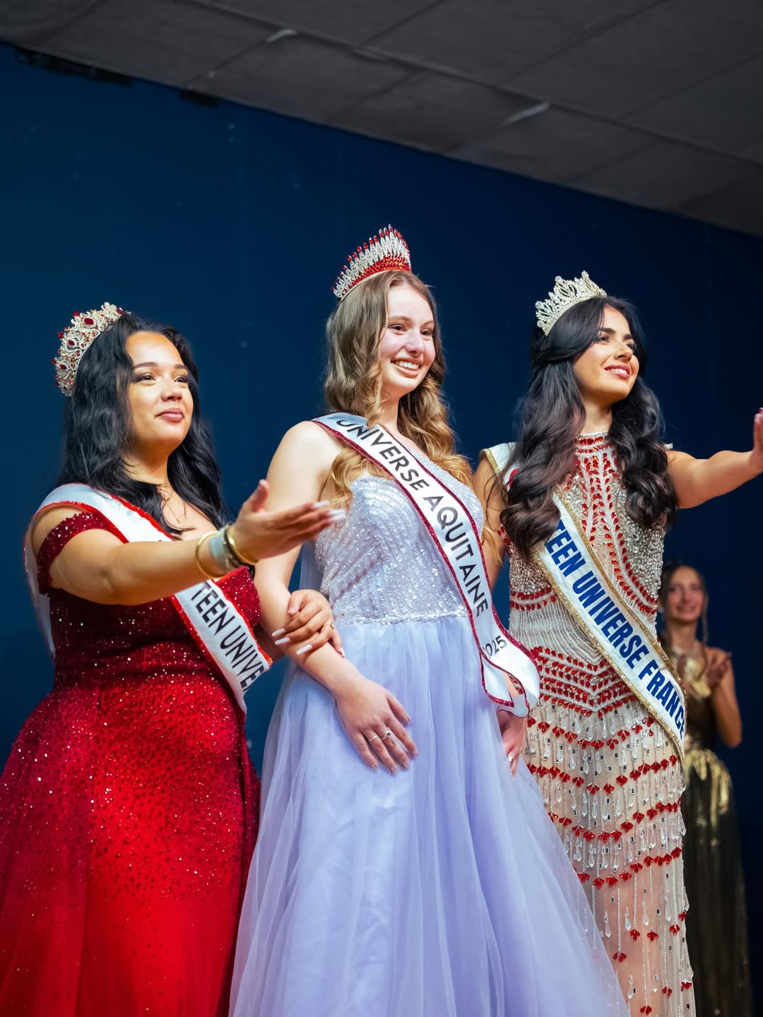 2 мая голосуем за нашу соотечественницу Каролину в национальном финале Miss Teen Petite Universe France!